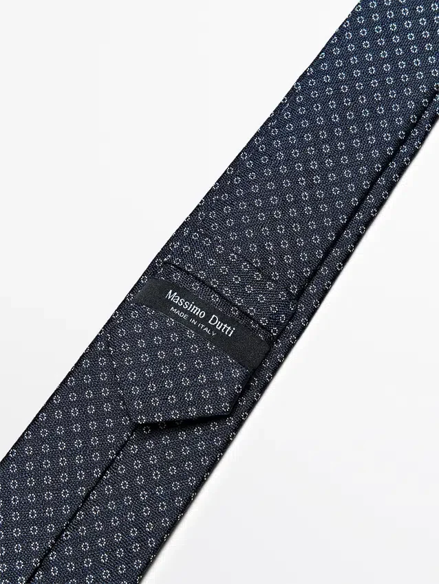 100% Mulberry Silk Tie 100% Mulberry Silk Tie